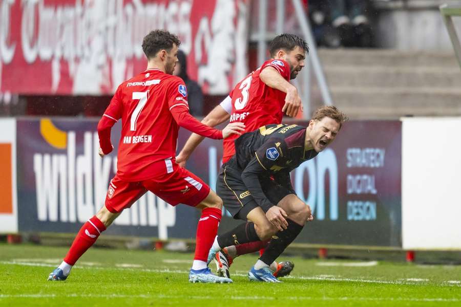 Tim Handwerker liep op de training van FC Utrecht een zware knieblessure op