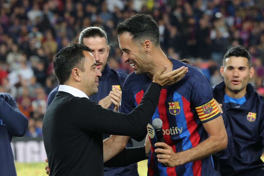 Xavi y Busquets en el Camp Nou