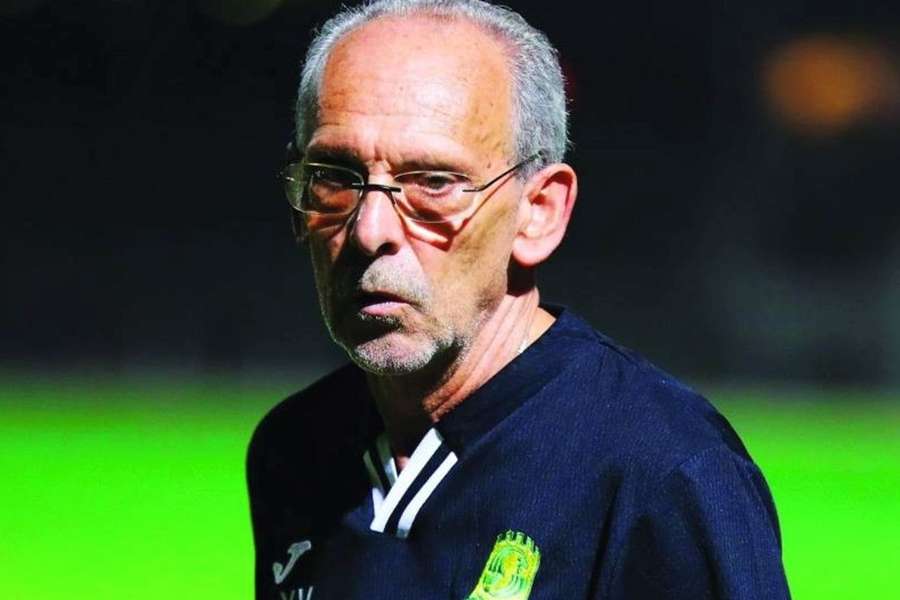 Jorvan Vieira, treinador português do Al Seeb