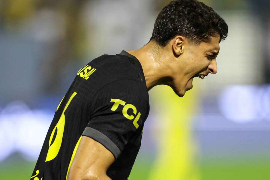 Al-Ittihad marcou duas vezes nos acréscimos