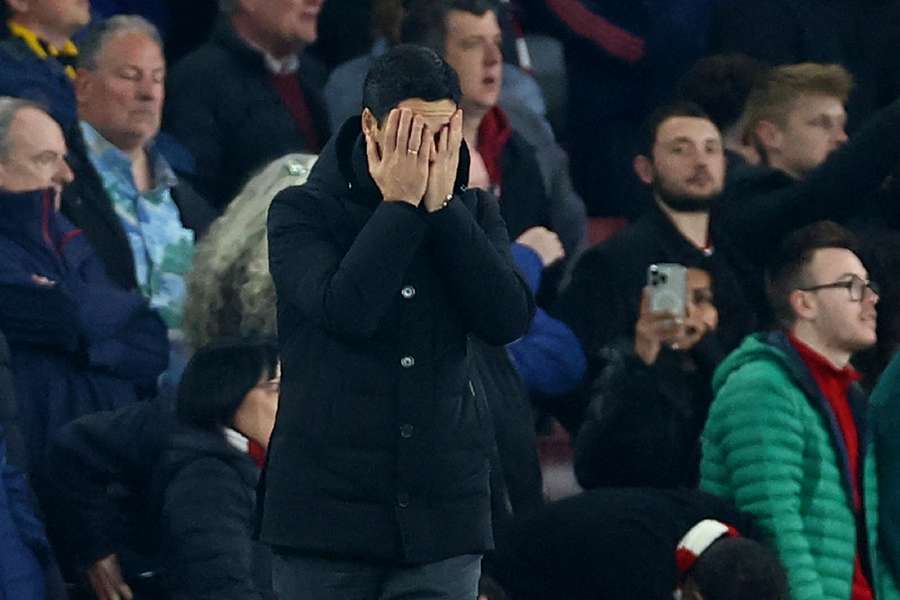 Mikel Arteta réagit pendant le match contre Southampton