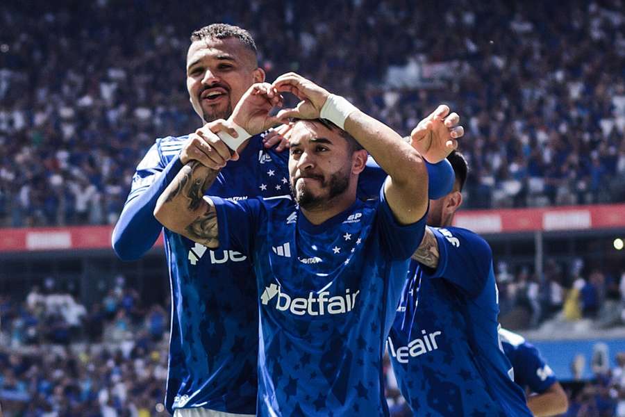 William abriu o placar para o Cruzeiro contra o Atlético-GO