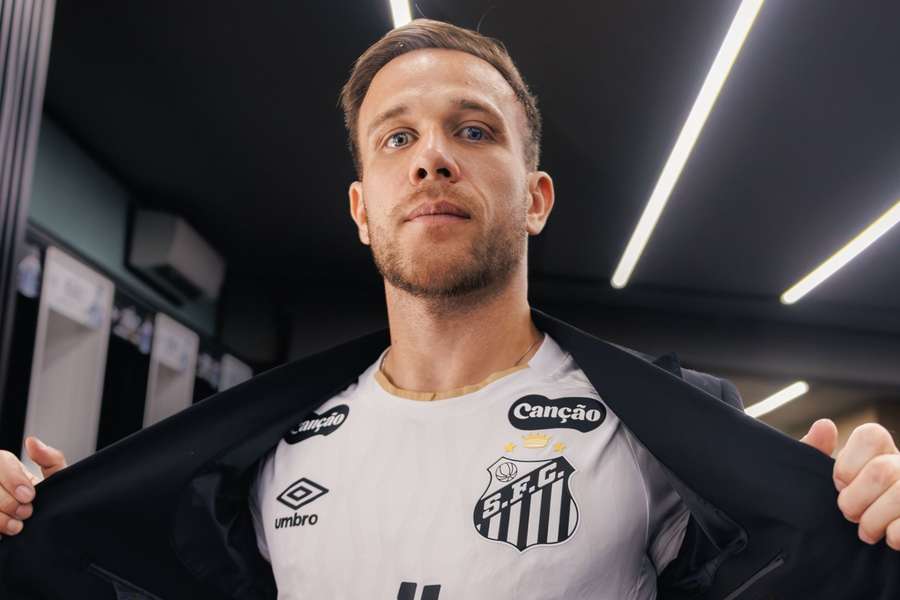 Arthur é o novo reforço do Santos