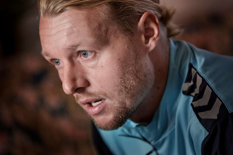 Simon Kjær quer bater o recorde de Peter Schmeichel