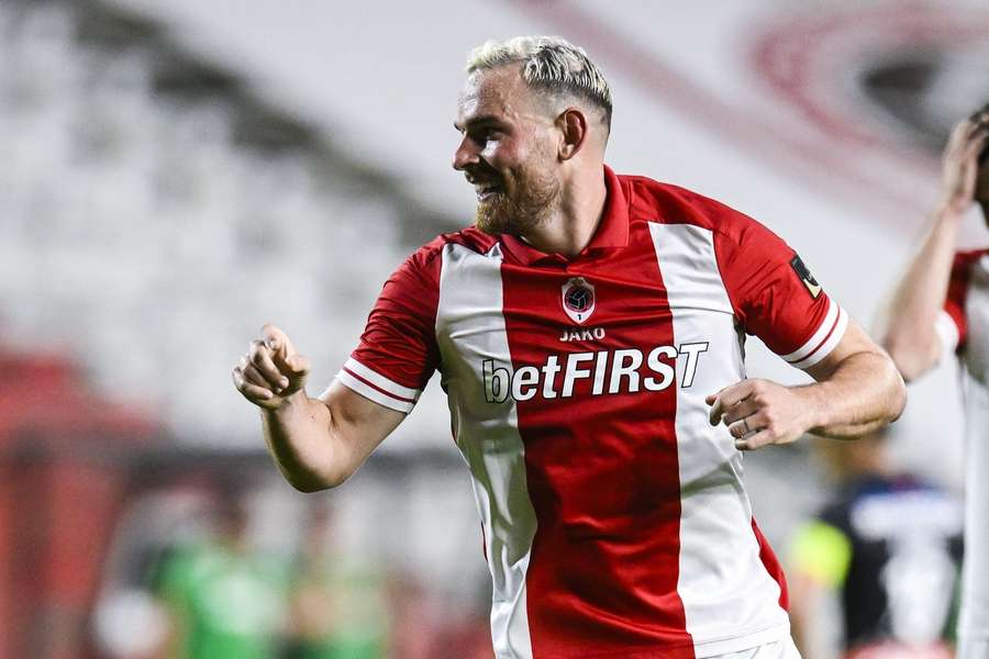 Vincent Janssen viert zijn derde goal en zijn eerste hattrick namens Royal Antwerp