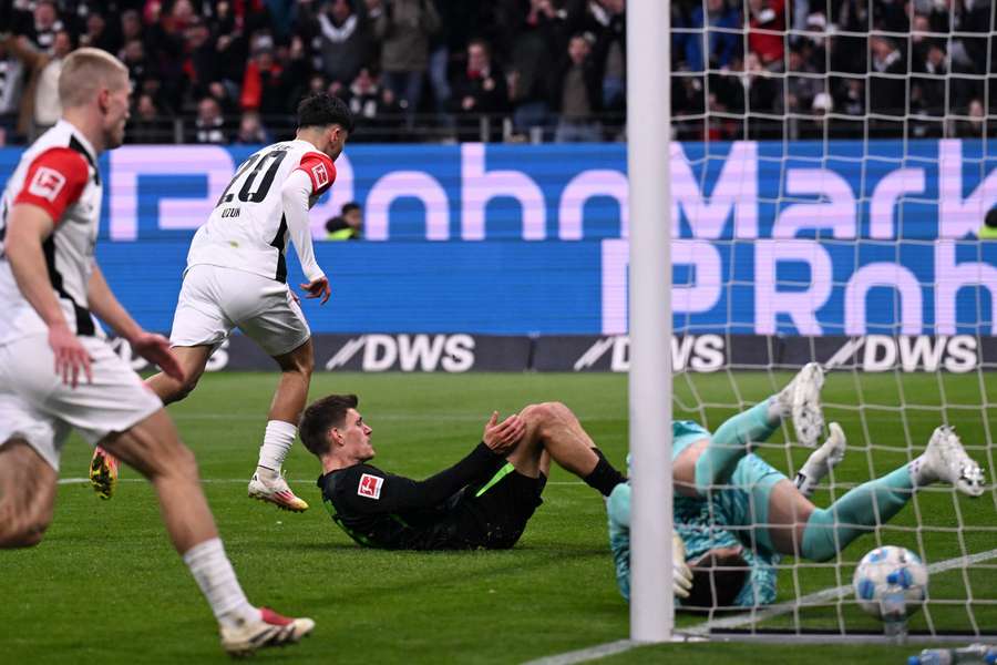 El Eintracht empata ante el Wolfsburgo.