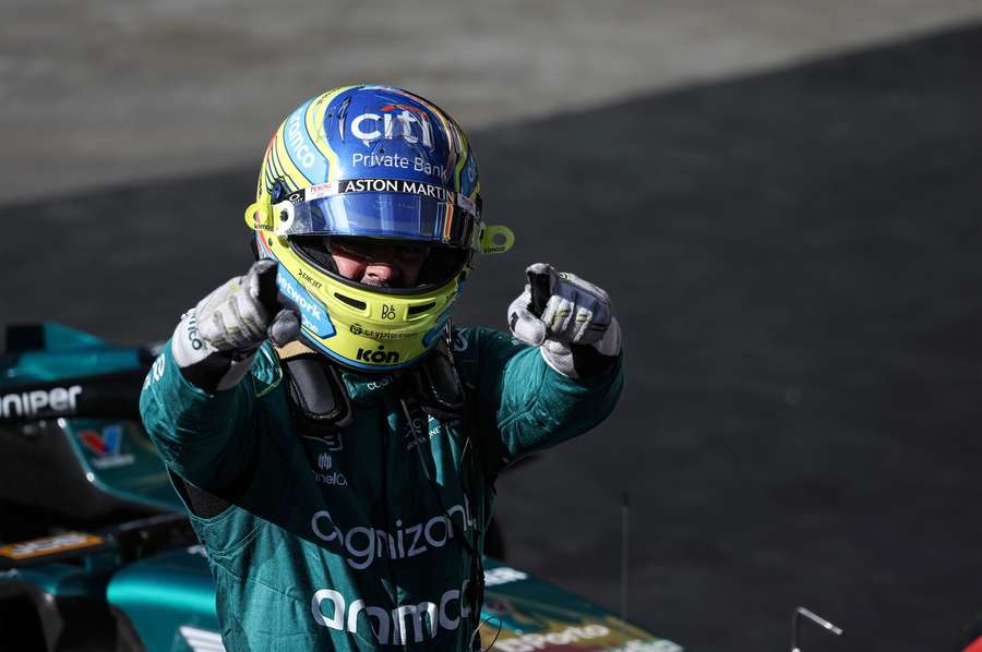Alonsova radosť po úspešných pretekoch.