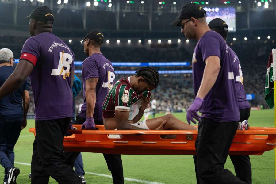 John Kennedy pode desfalcar o Fluminense nas próximas semanas John Kennedy pode desfalcar o Fluminense nas próximas semanas