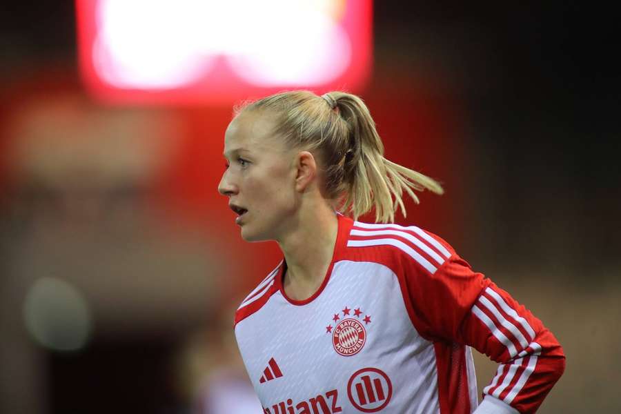 Lea Schüller com a camisola do Bayern Munique