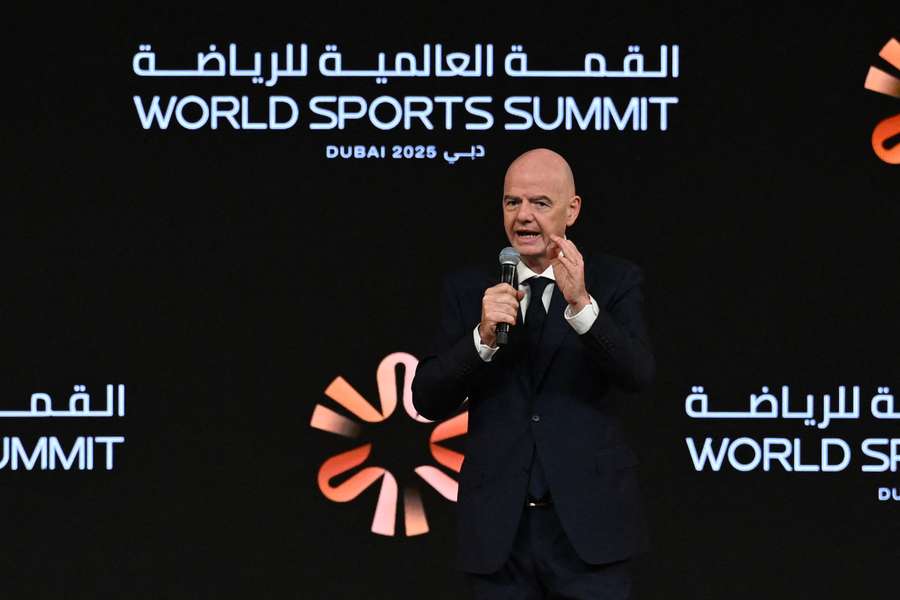 Gianni Infantino na Světovém sportovním summitu v Dubaji.