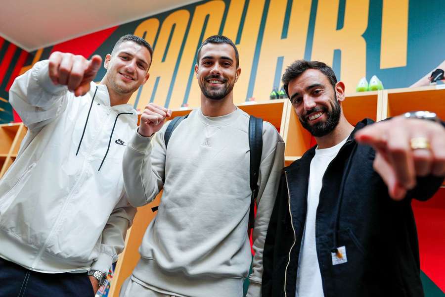 Diogo Dalot, Diogo Costa e Bruno Fernandes integram lista de Roberto Martínez