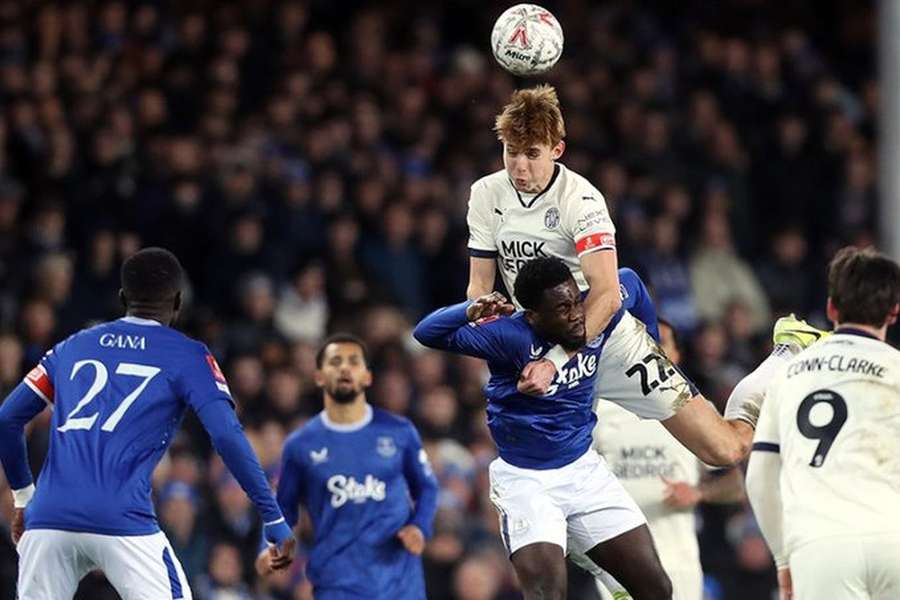 Peterborough perdeu com o Everton por 0-2 na Taça de Inglaterra