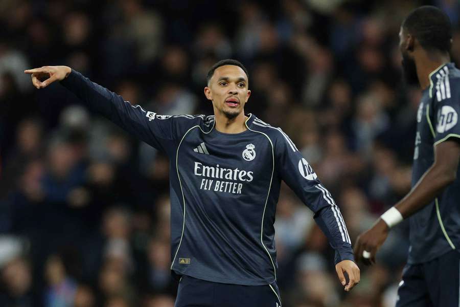 Lineker twierdzi, że "coś osobistego" powstrzymało Tuchela przed wybraniem Alexandra-Arnolda do reprezentacji Anglii.