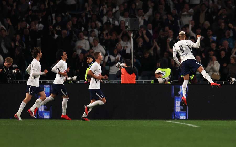 Richarlison celebrates Richarlison celebrates