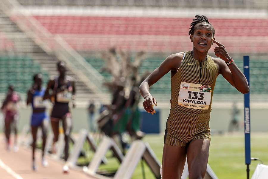 Faith Kipyegon in actie in Nairobi