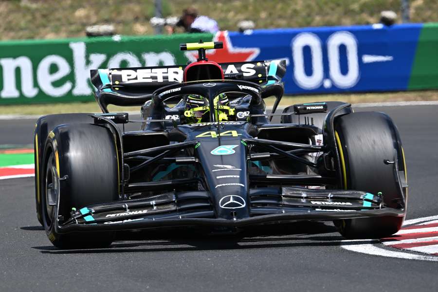 Kwalifikacyjna seria Verstappena przerwana. Hamilton najlepszy na Hungaroringu