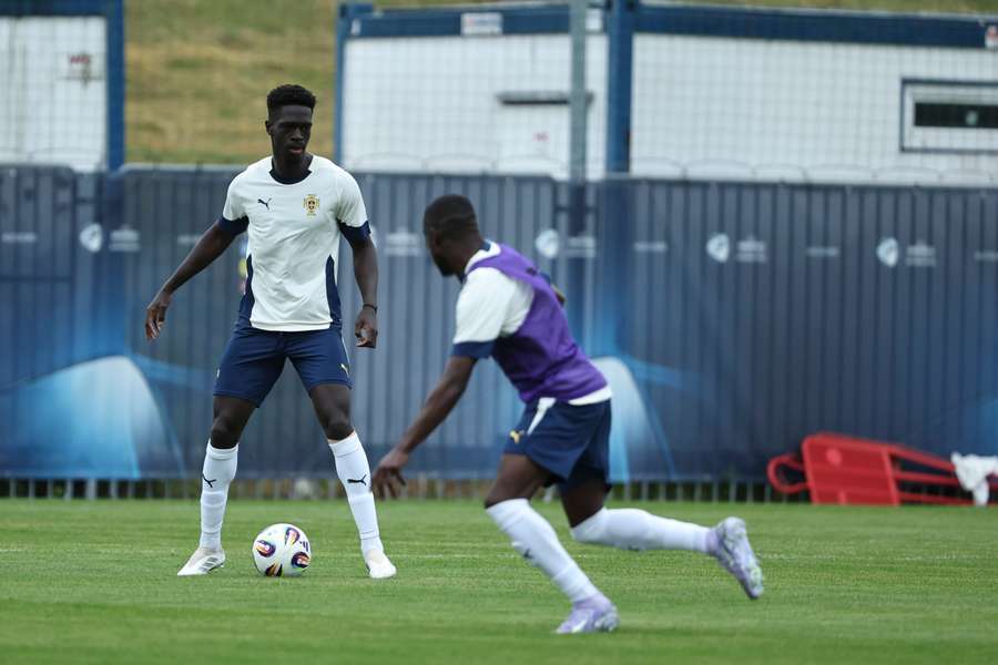 Chico Lamba no treino dos sub-21