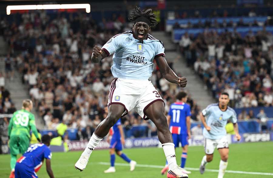 Madjo celebrates his goal
