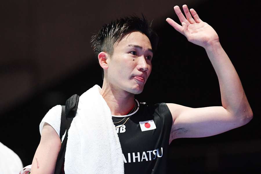 Ex-no.1 Momota wins first badminton title in two years