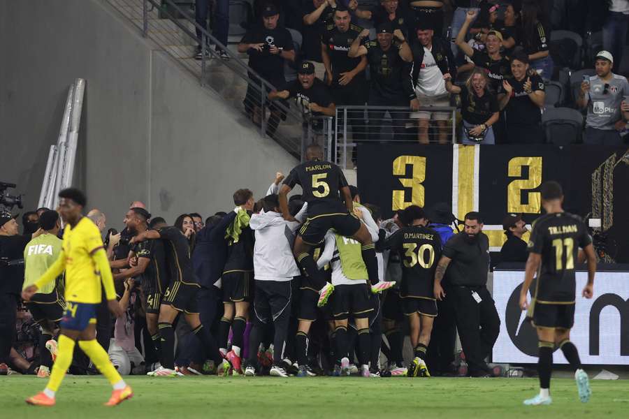 Los Angeles célébrant sa qualification.