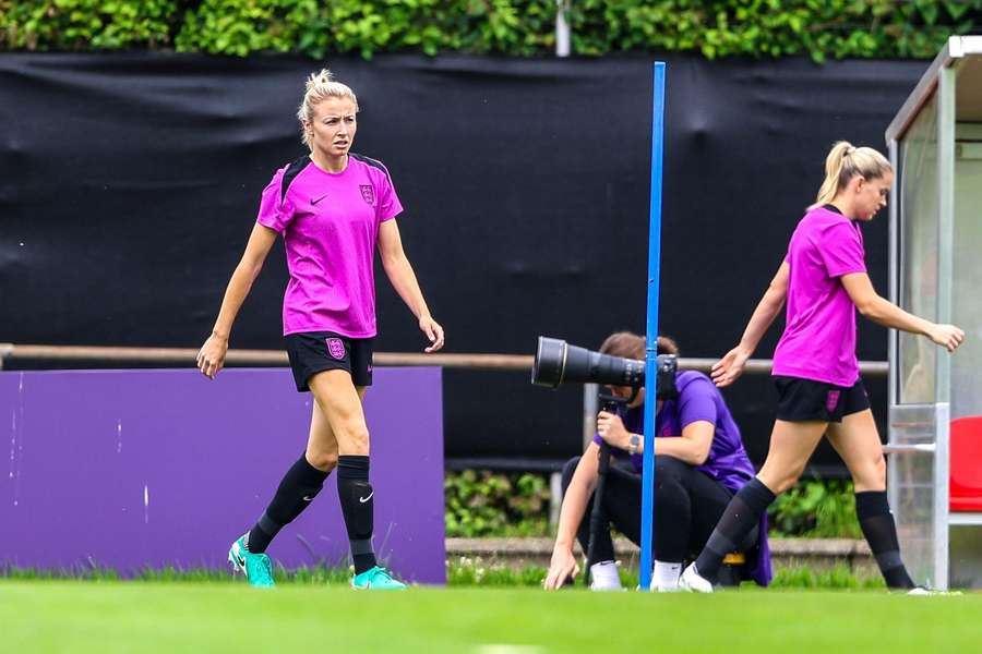 Être les premières à gagner en-dehors de l'Angleterre est une "grande motivation", assure Leah Williamson