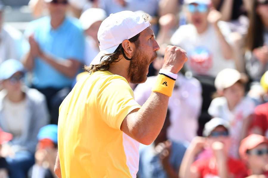 Lucas Pouille s'impose en trois sets et verra le premier tour de Roland-Garros. 