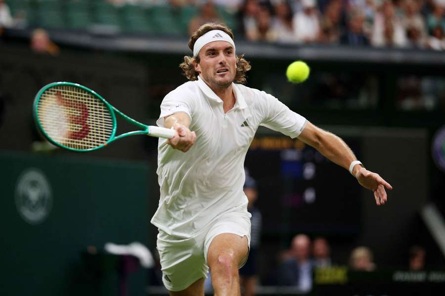 Tsitsipas sa mohol tešiť z triumfu po dlhom čakaní. Tsitsipas sa mohol tešiť z triumfu po dlhom čakaní.