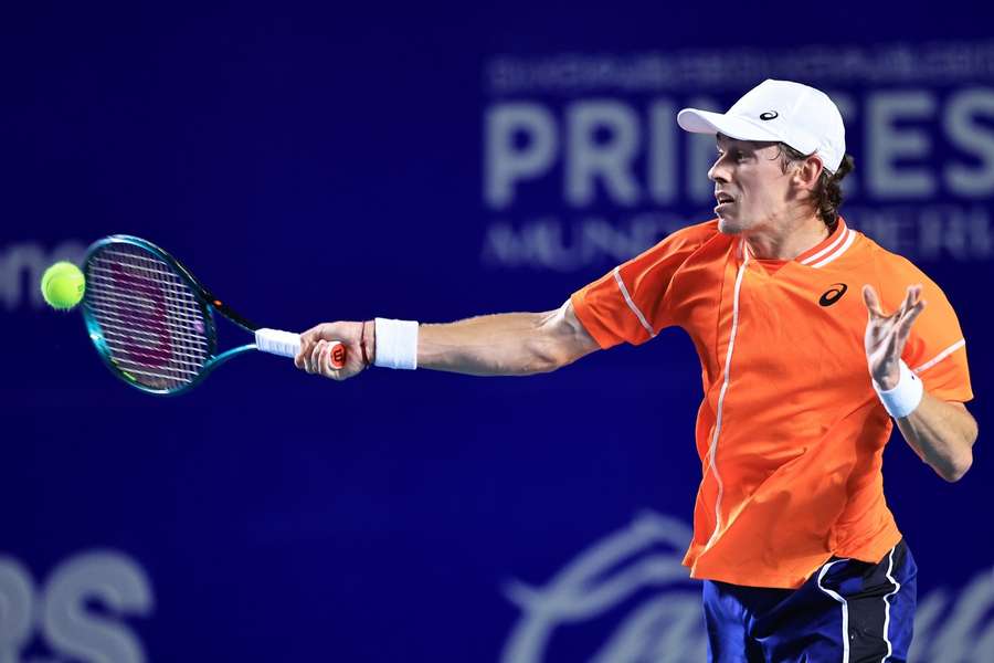 Alex De Minaur plaatste zich afgelopen nacht voor de achtste finales in Mexico