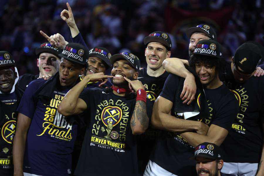 Los Nuggets, felices tras ganar la NBA