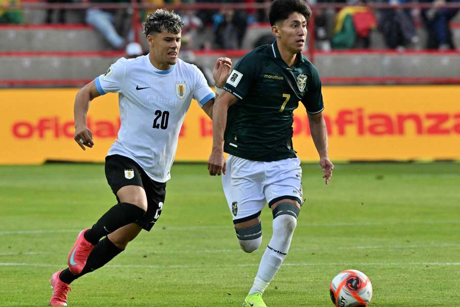 Maxi Araújo na perseguição a Miguel Terceros