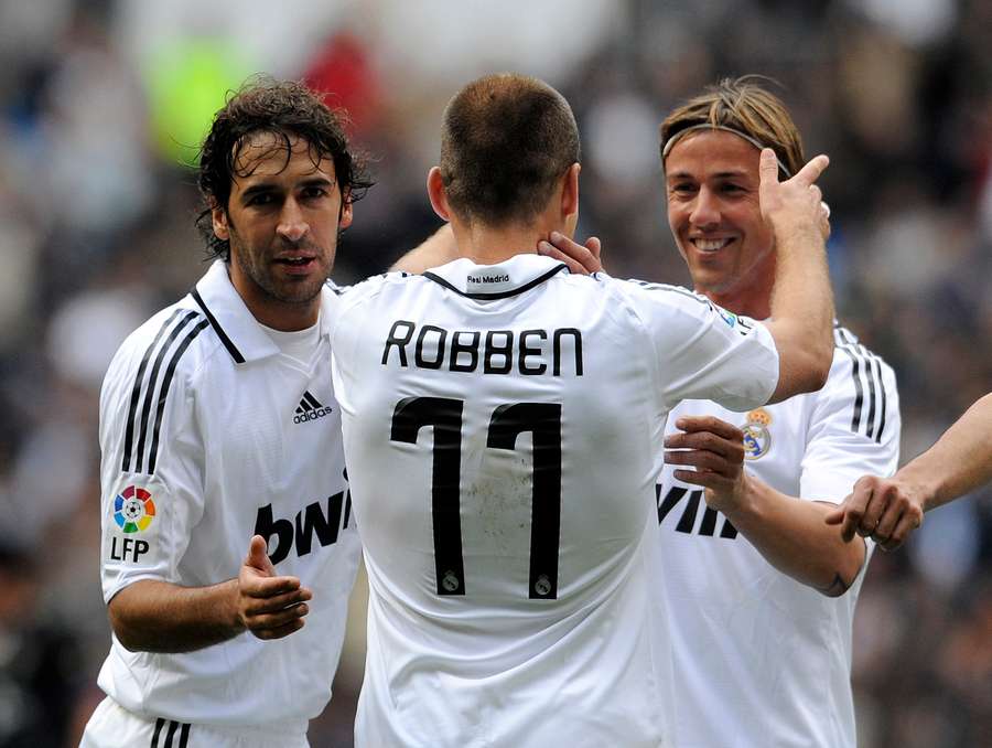 Guti (rechts) war Teil der Galacticos: Hier mit Robben und Raul Guti (rechts) war Teil der Galacticos: Hier mit Robben und Raul