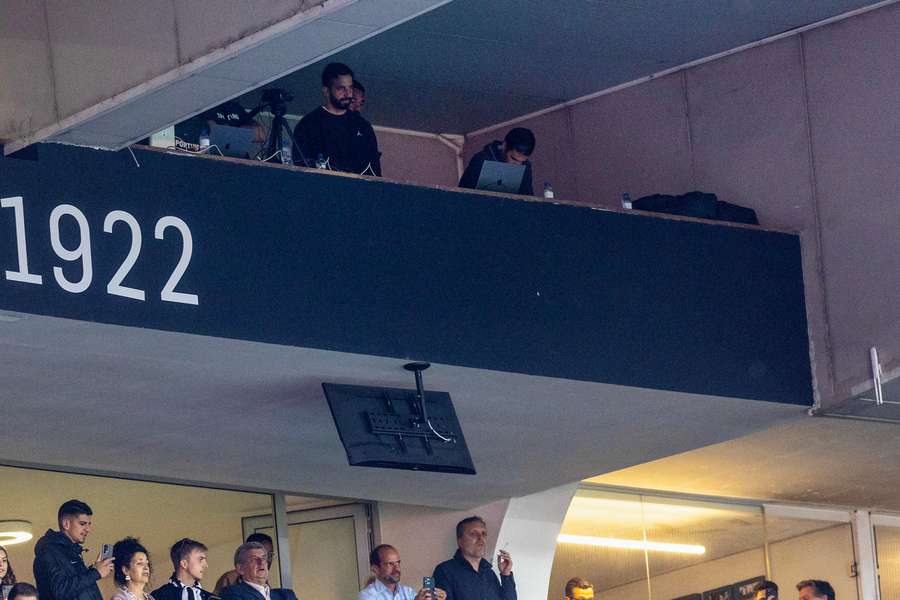 Rúben Amorim viu o jogo ao lado de Adélio Cândido Rúben Amorim viu o jogo ao lado de Adélio Cândido