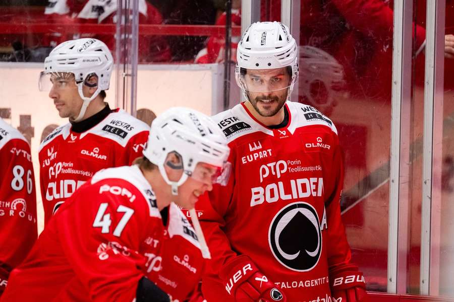 Assat needed overtime to keep their winning run going