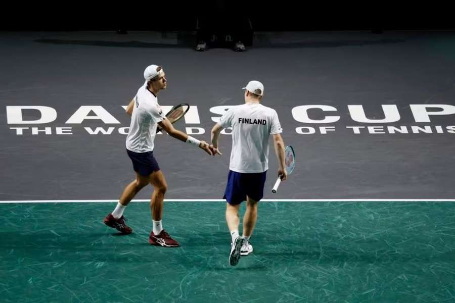 Otto Virtanen i Harri Heliovaara podczas meczu Pucharu Davisa