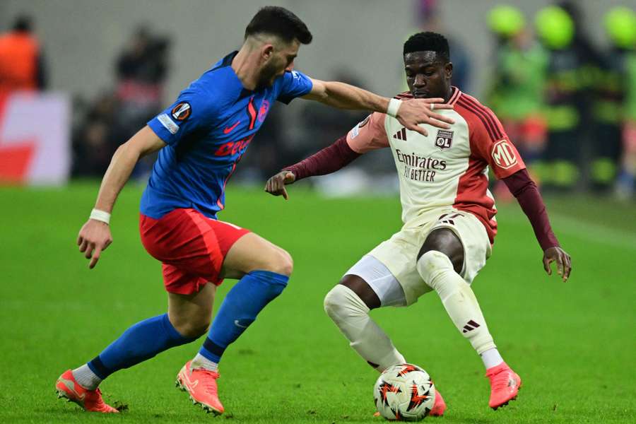 Duel din FCSB - Lyon