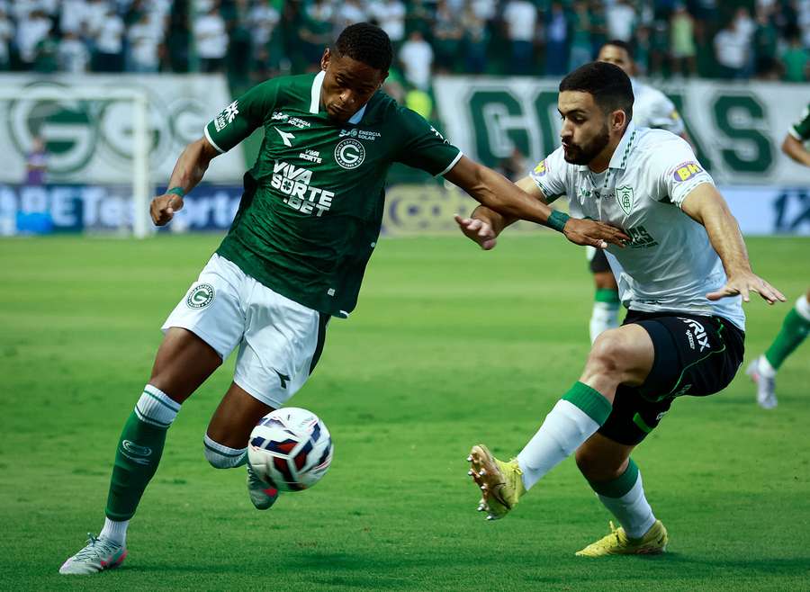 Goiás tirou proveito da má fase do Coelho