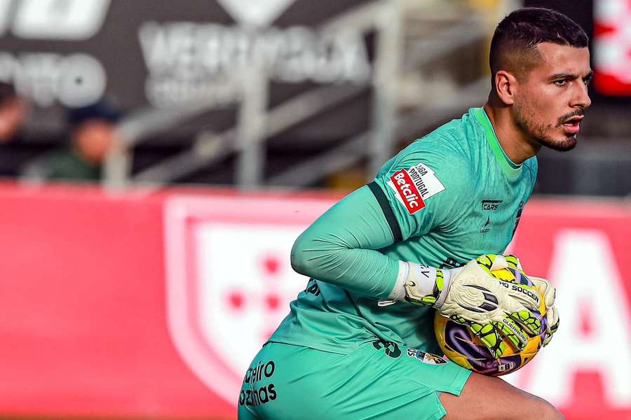 Ricardo Velho na baliza do Farense Ricardo Velho na baliza do Farense