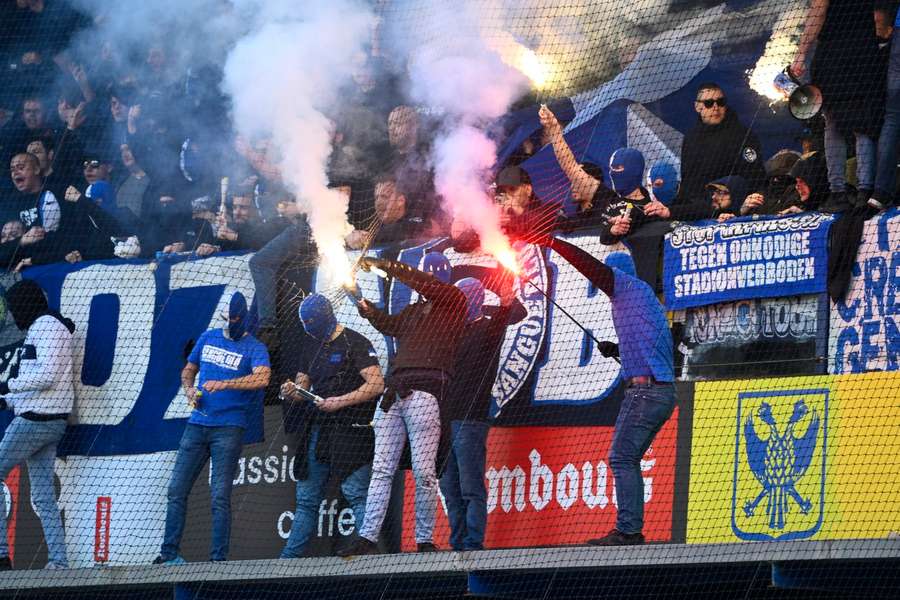 'Fans' van St. Truiden tijdens een wedstrijd tegen Genk