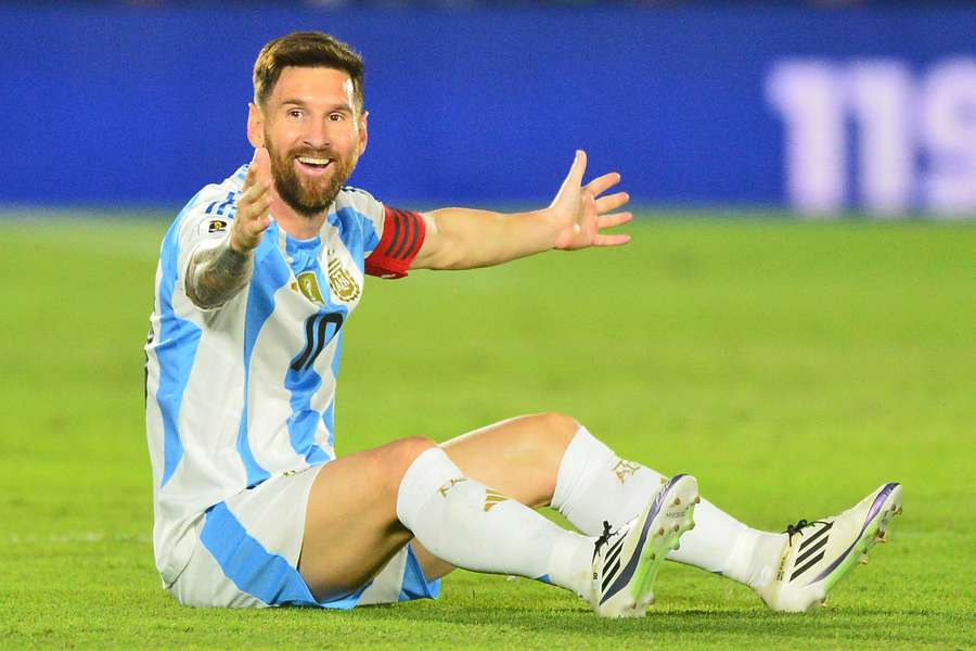 Messi fez uma partida apagada contra o Paraguai