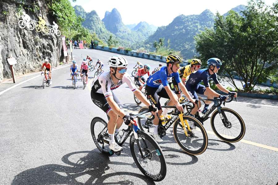 De renners in actie tijdens de Ronde van Guangxi