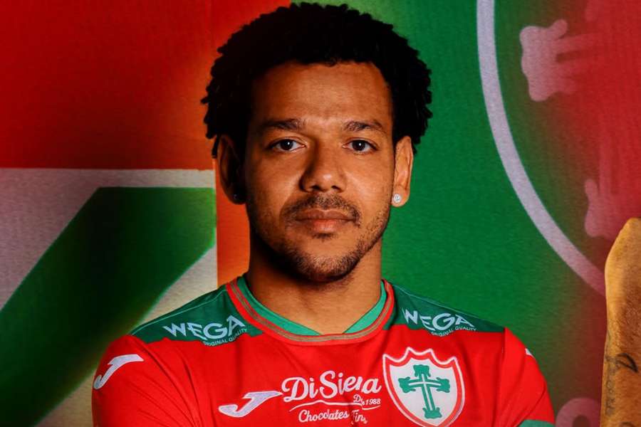 Portuguesa anuncia ex-talismã do Corinthians Portuguesa anuncia ex-talismã do Corinthians