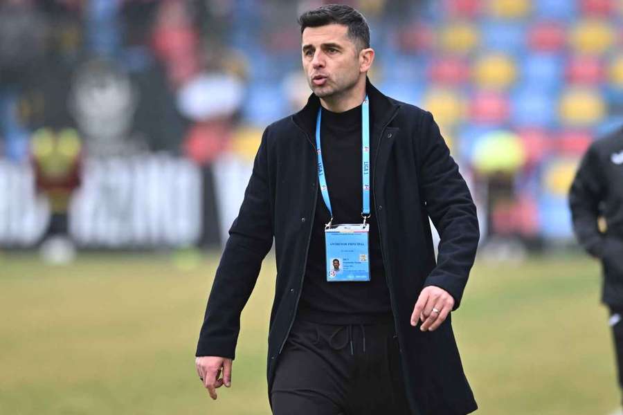 Nicolae Dică poartă discuții cu CS Tunari (Liga 3) pentru o posibilă revenire pe banca tehnică Nicolae Dică poartă discuții cu CS Tunari (Liga 3) pentru o posibilă revenire pe banca tehnică