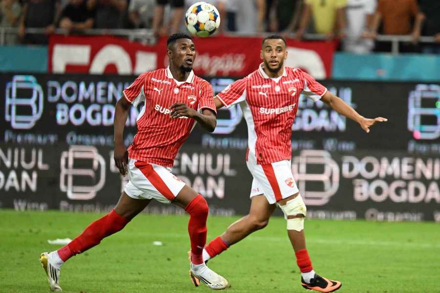 Kennedy Boateng (stânga) va rata derby-ul cu Rapid