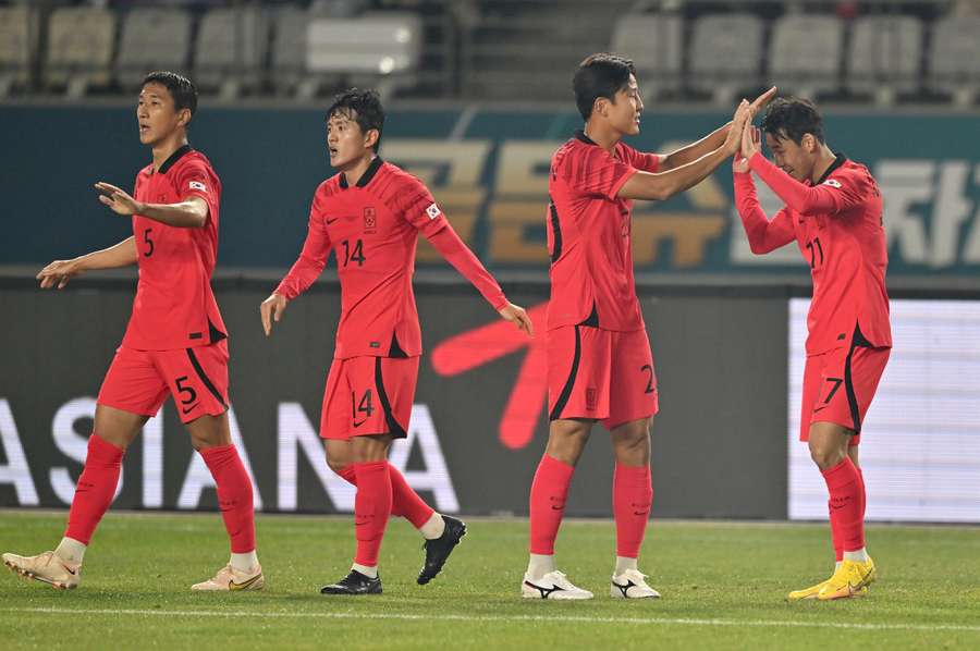 Die Südkoreaner bejubeln eine erfolgreiche WM-Generalprobe.