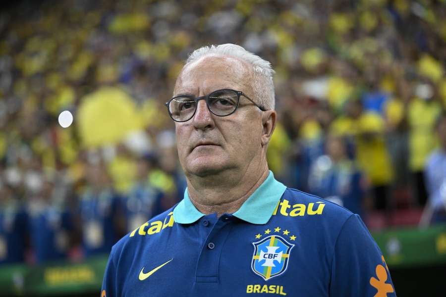 O selecionador brasileiro na partida no Mané Garrincha