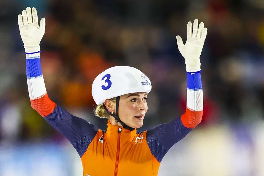 Goud en zilver Schouten en Groenewoud op massastart bij wereldbeker in Heerenveen