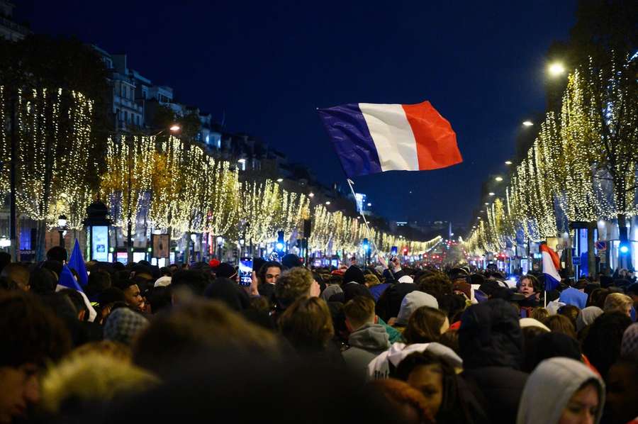 Nach Niederlage Frankreichs Fußballer treten doch vor Fans Flashscore.de