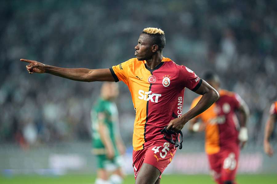 Osimhen ao serviço do Gala