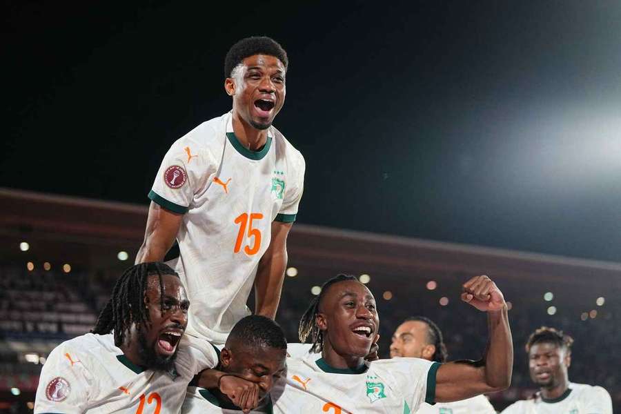 Riesiger Jubel bei Touré (M.)