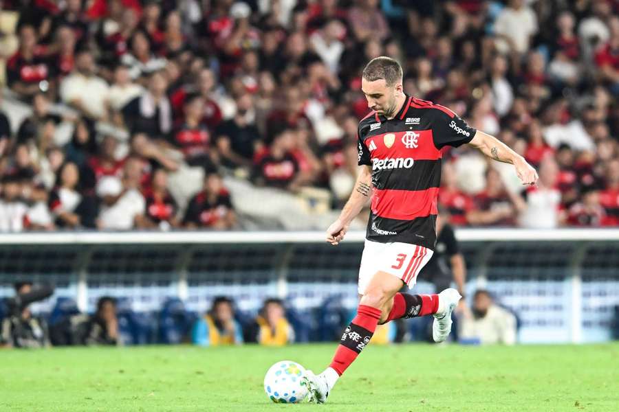 Léo Ortiz se destaca pelo jogo mais técnico